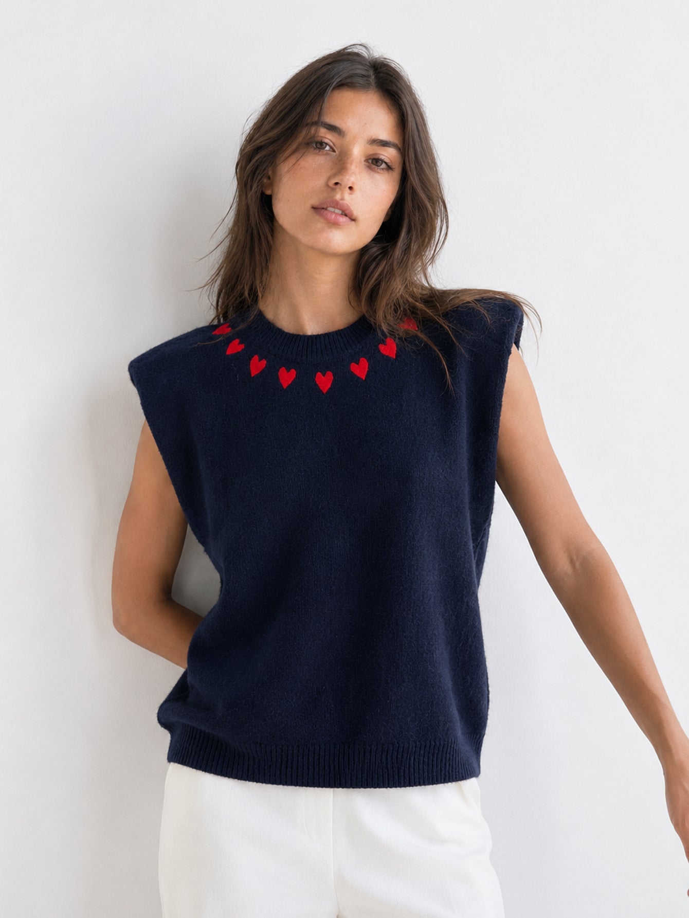 gilet sans manches bleu nuit col rond cœurs