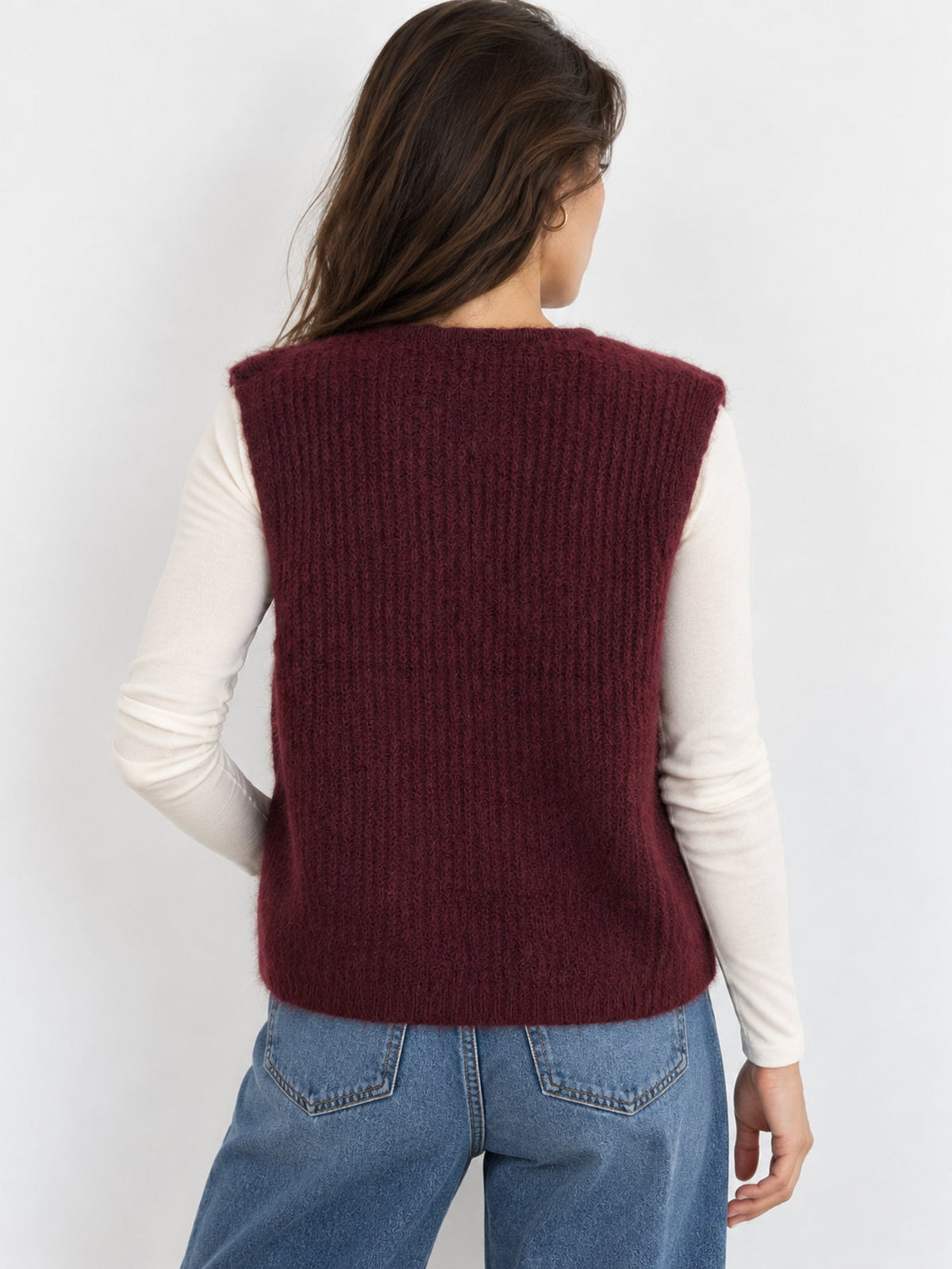 Dos du gilet bordeaux en maille