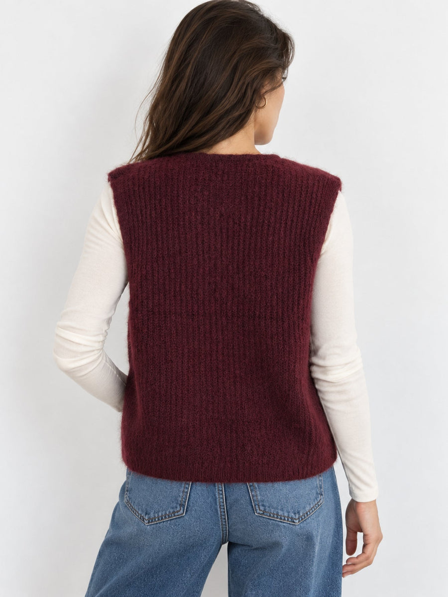 Dos du gilet bordeaux en maille