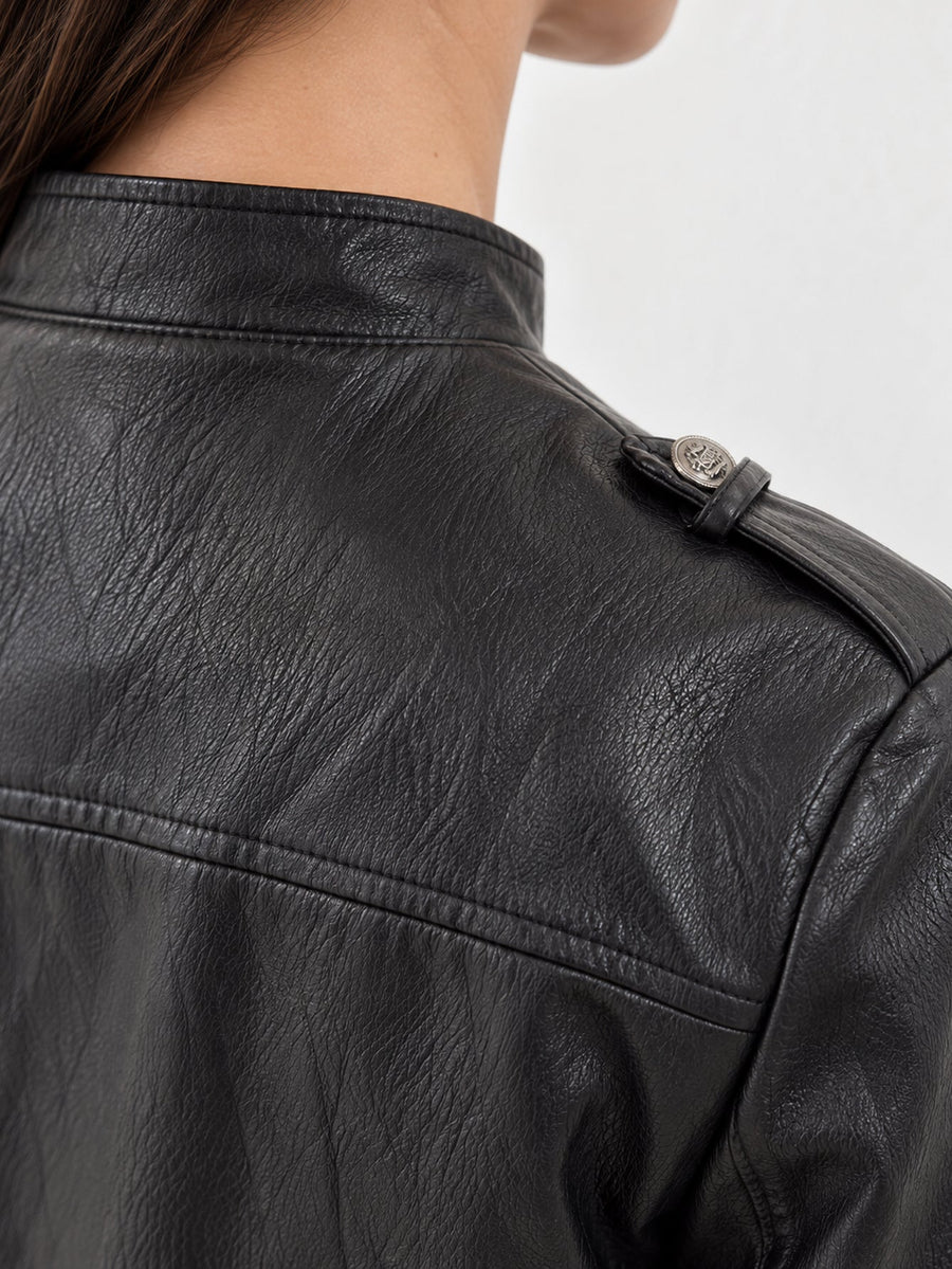 Col officier et épaulette noir détail