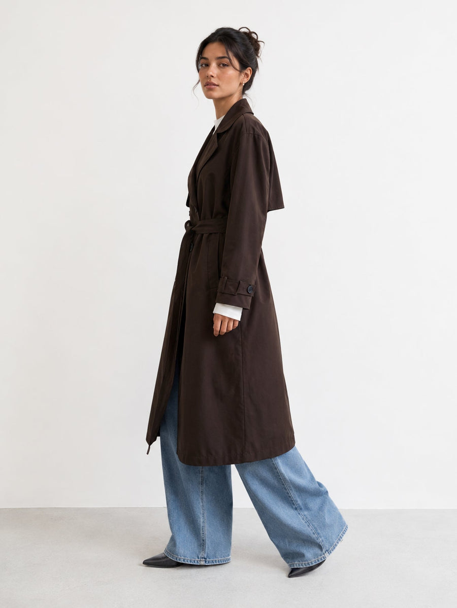 Trench long marron profil