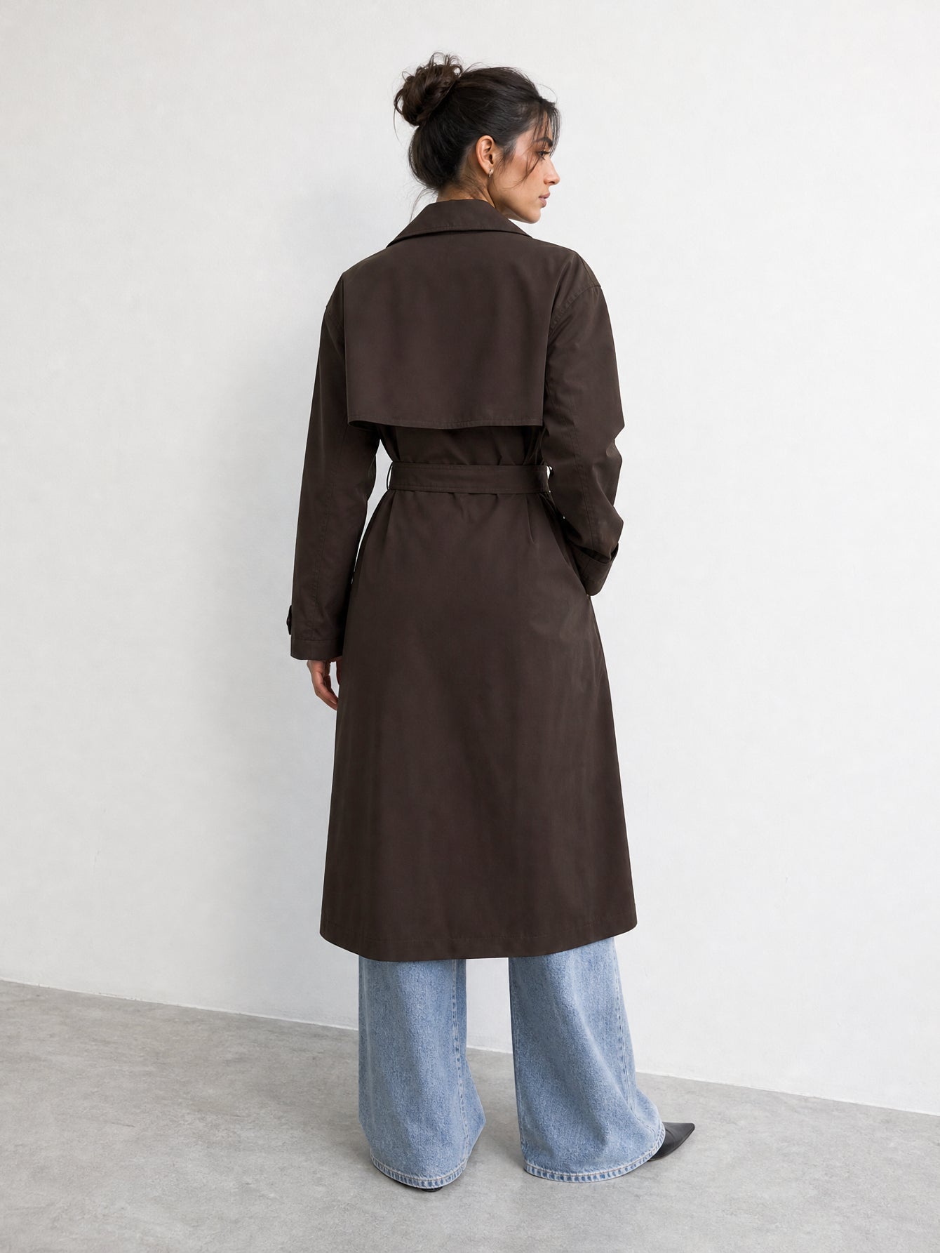 Trench long marron dos